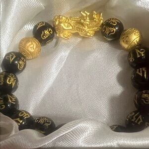 Black and Gold Beaded Feng Shui Bracelet with Pi Xiu